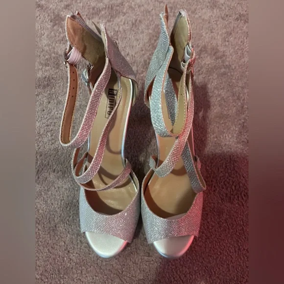 High heels - Picture 2 of 3